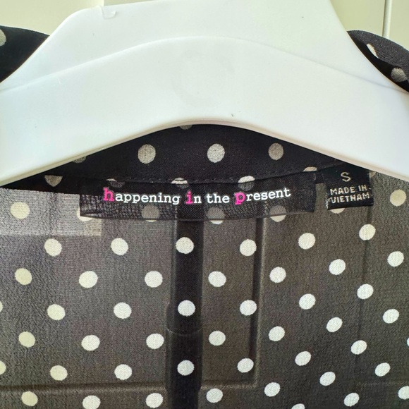 HAPPENING IN THE PRESENT Black/White Polka Dot Sleeveless Sheer Tunic Top S - Picture 3 of 4